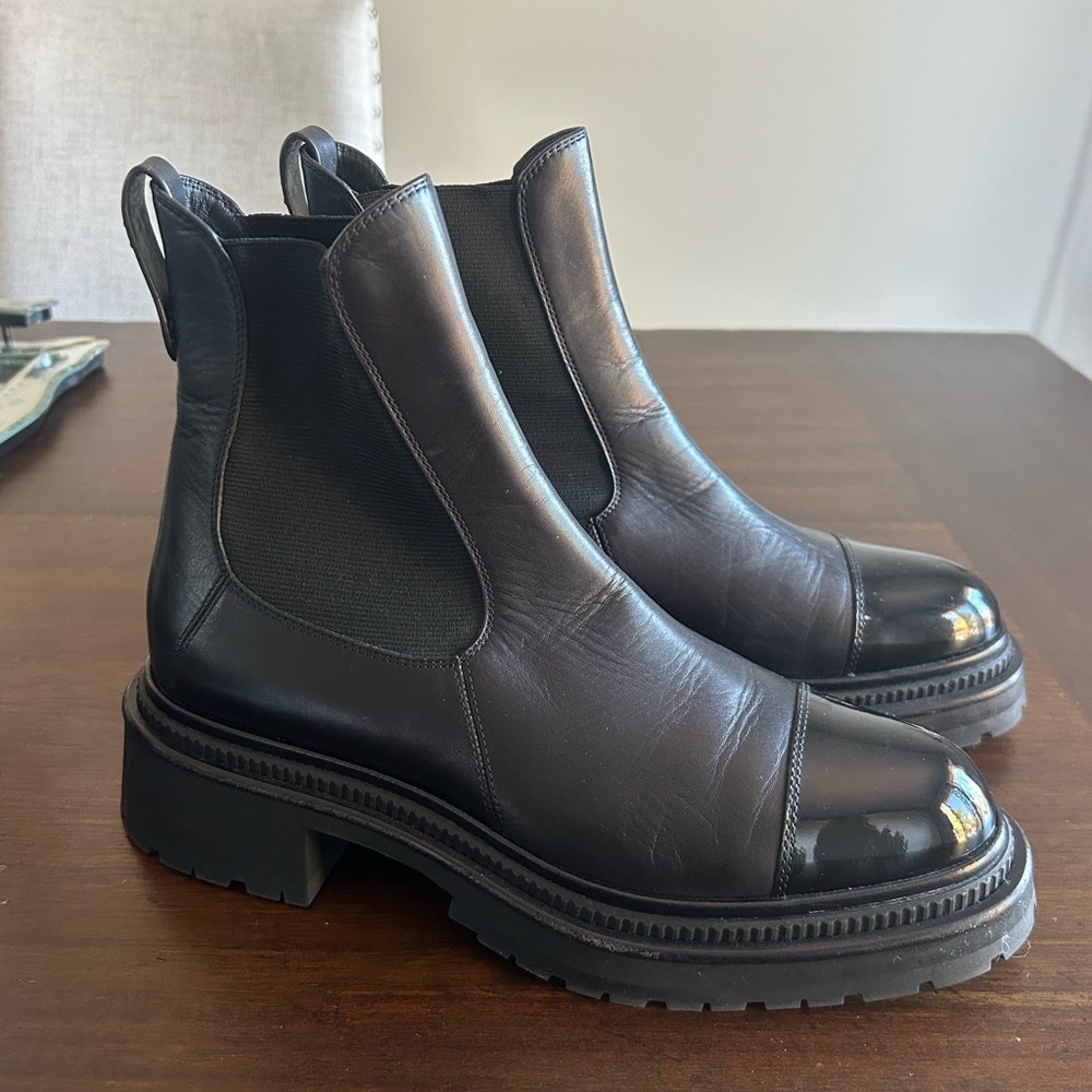 CHANEL Black Leather Ankle Boots size IT 41